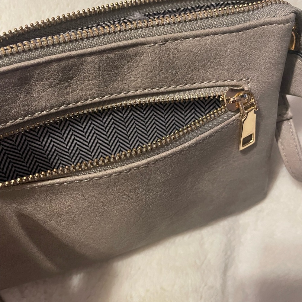 Elegant Gray Crossbody Bag - Picture 6 of 6